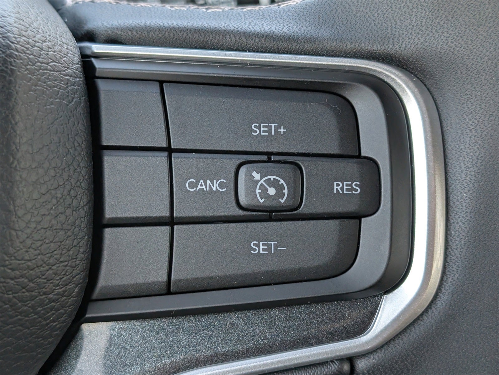 2024 Jeep Wagoneer L Base