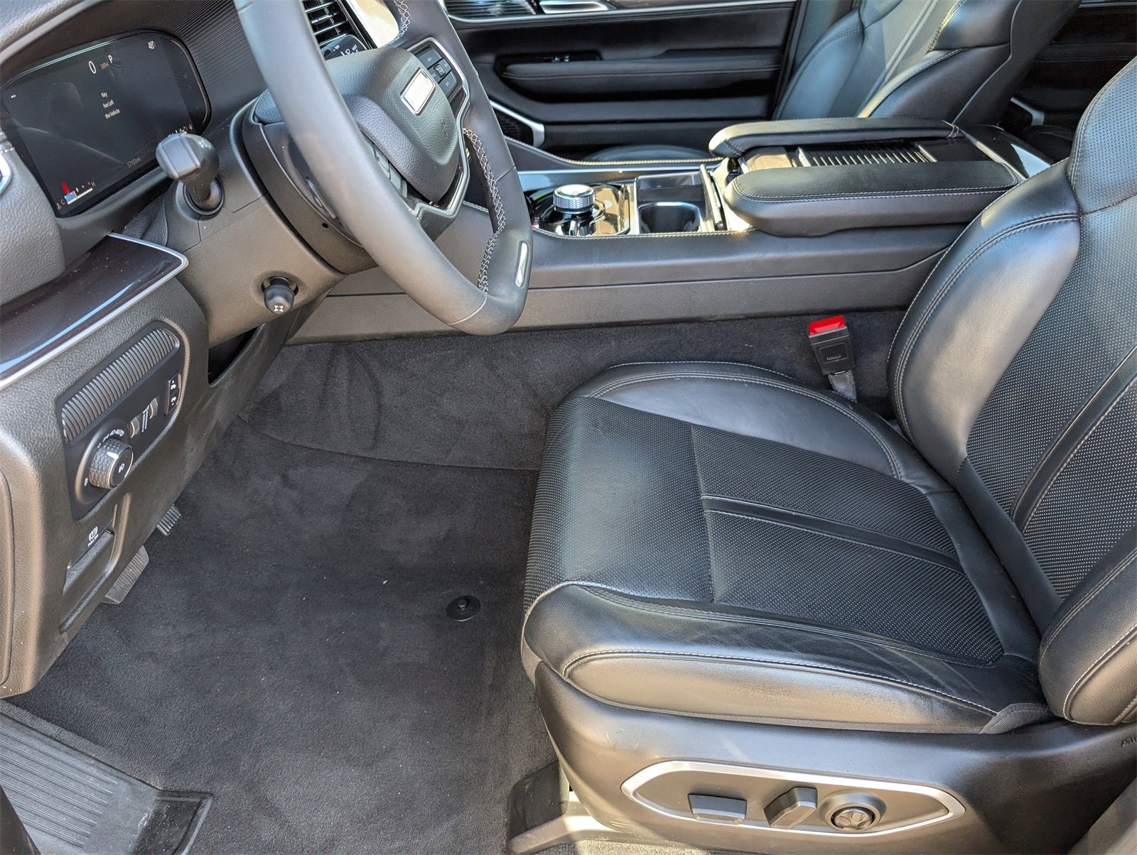 2024 Jeep Wagoneer L Base