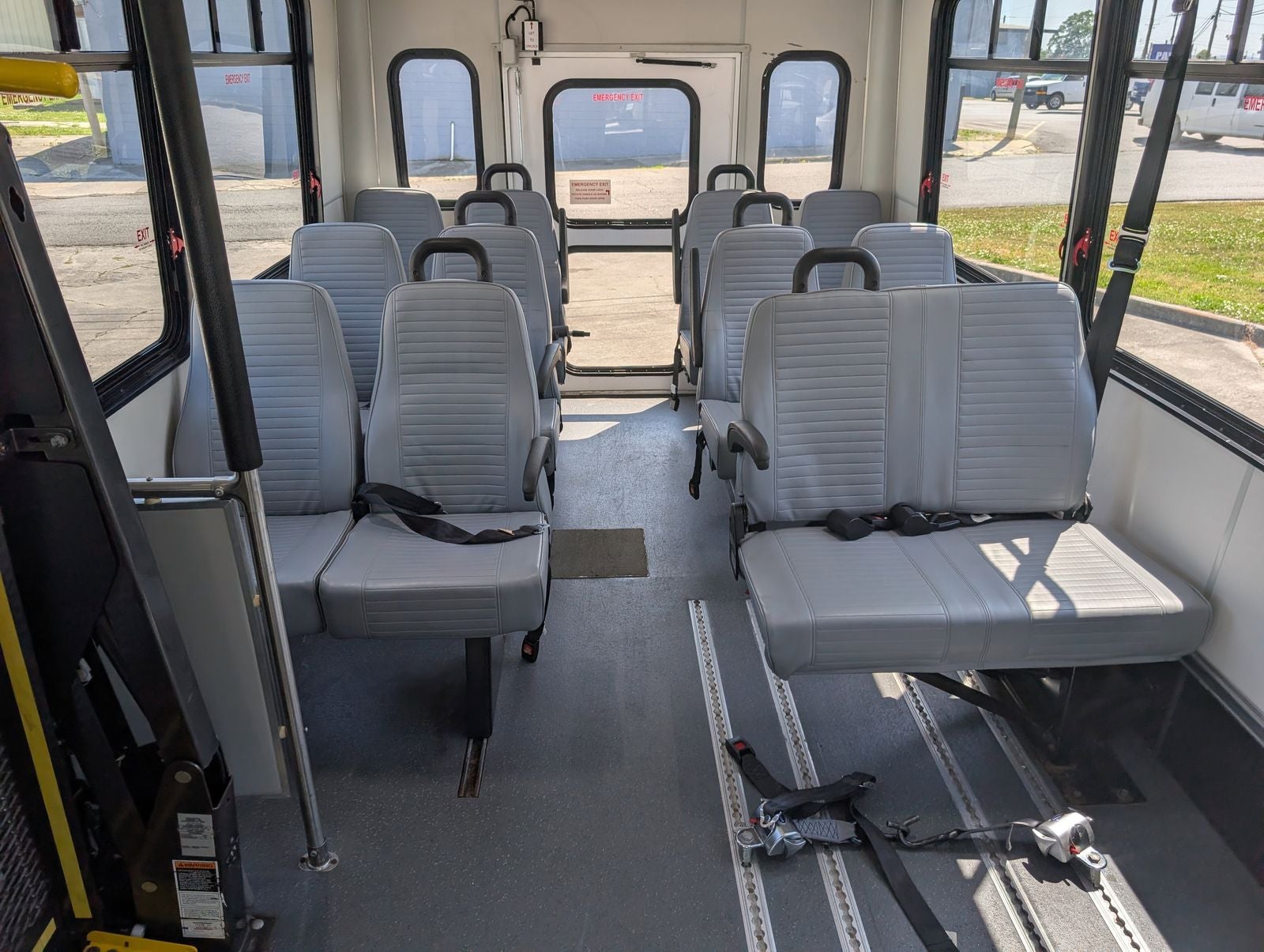 2016 Ford E-450SD Base