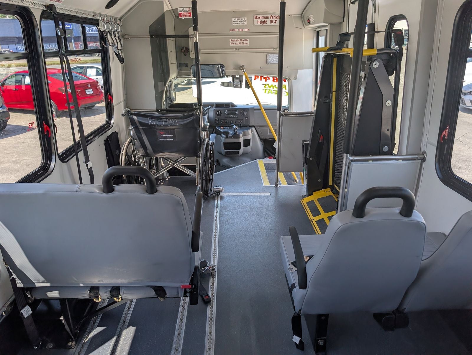 2016 Ford E-450SD Base