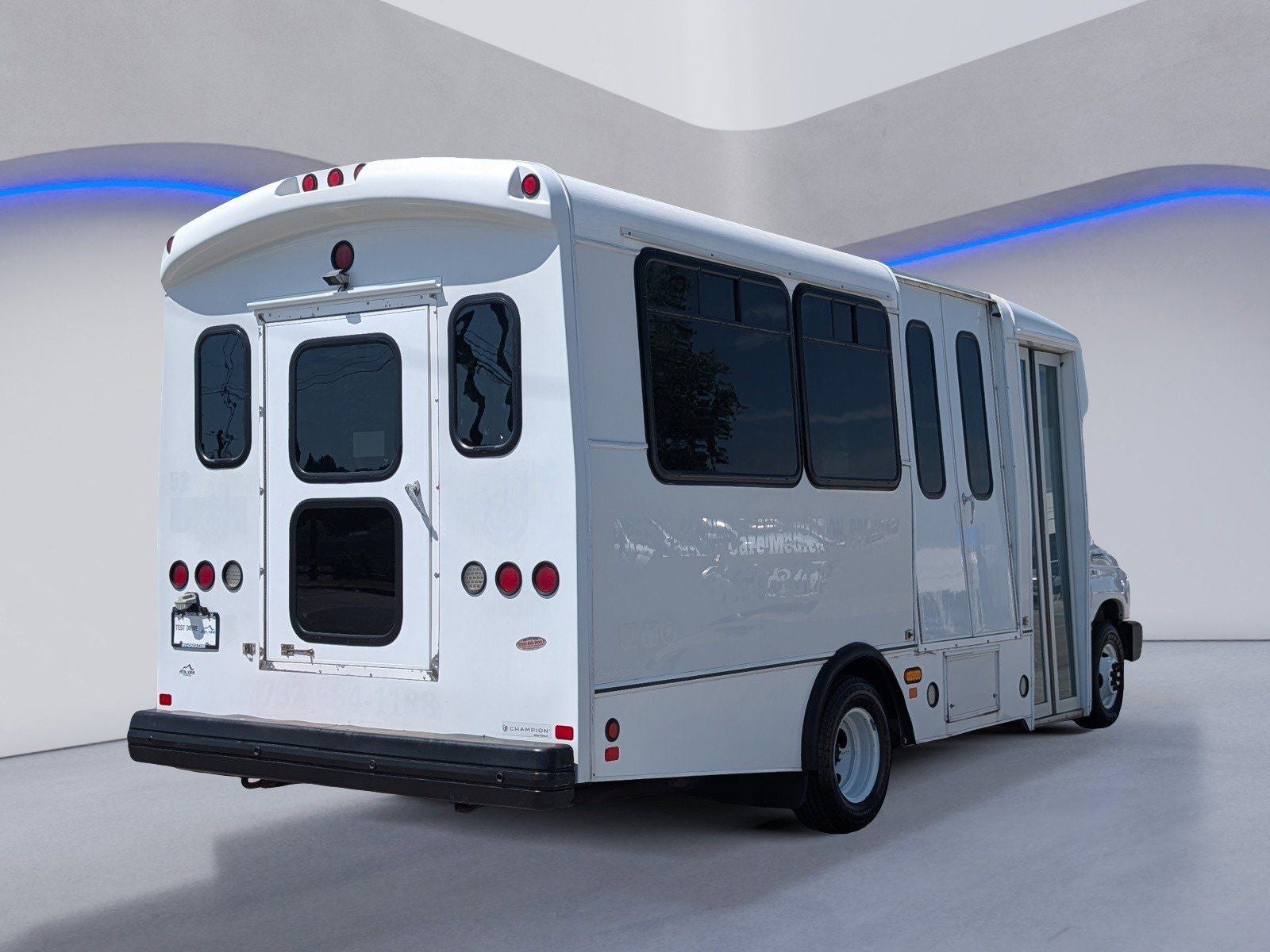 2016 Ford E-450SD Base