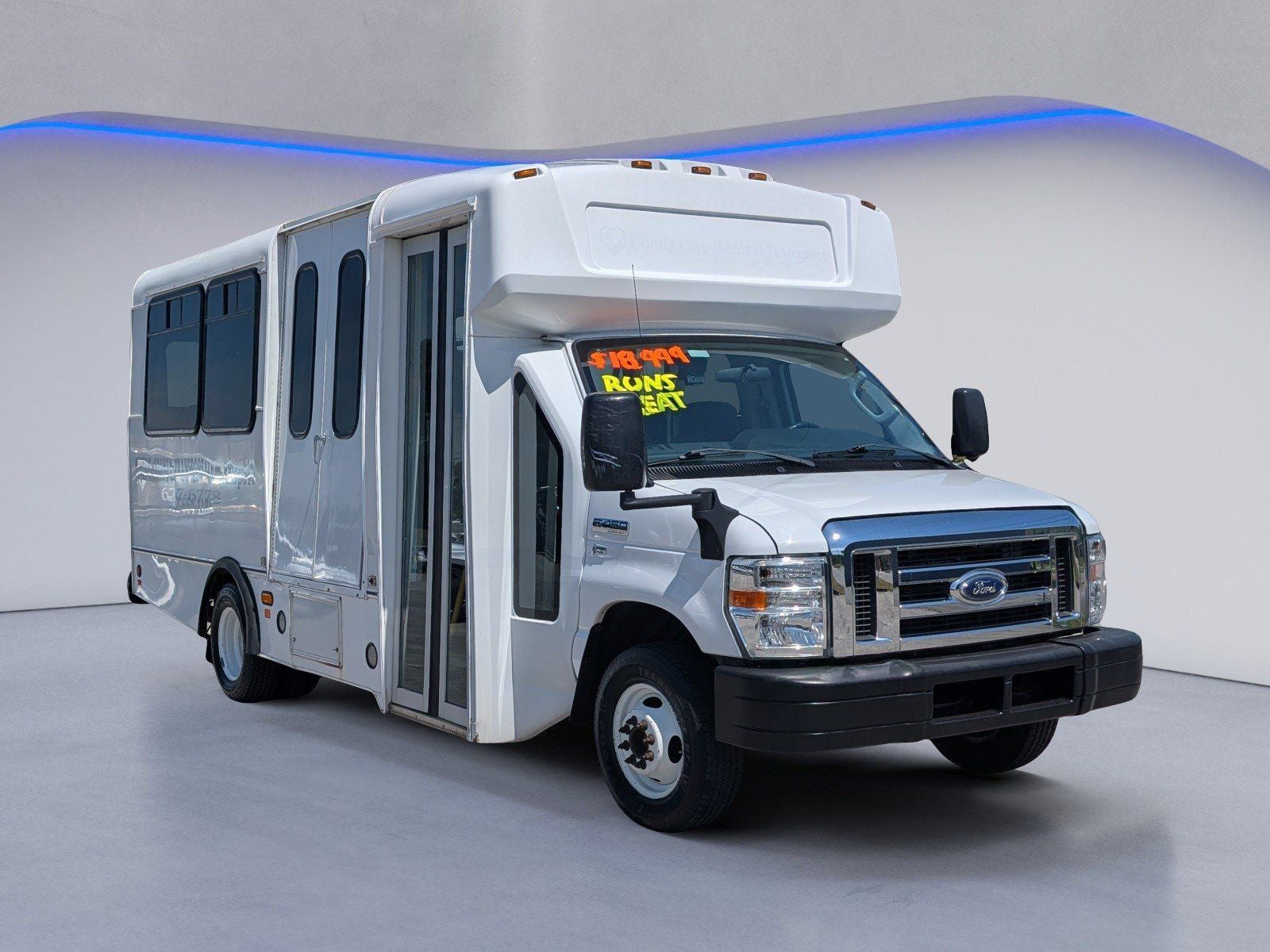 2016 Ford E-450SD Base