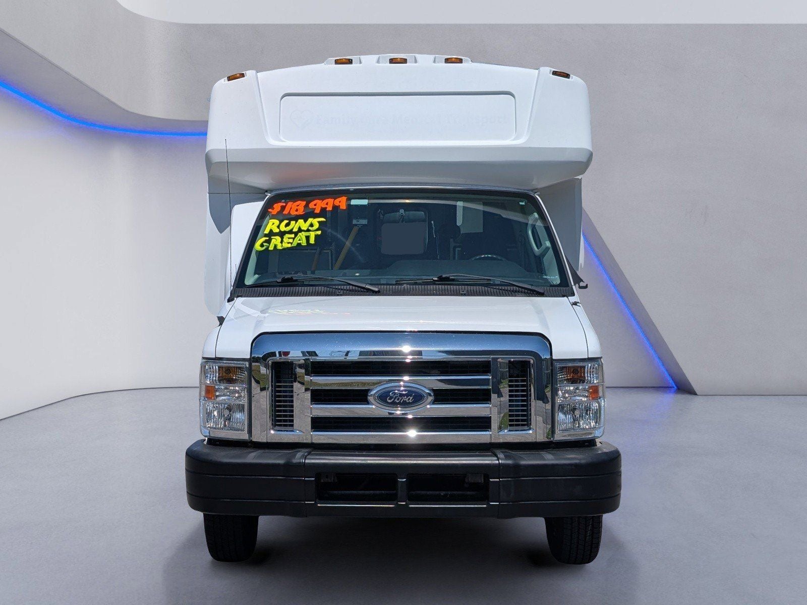 2016 Ford E-450SD Base