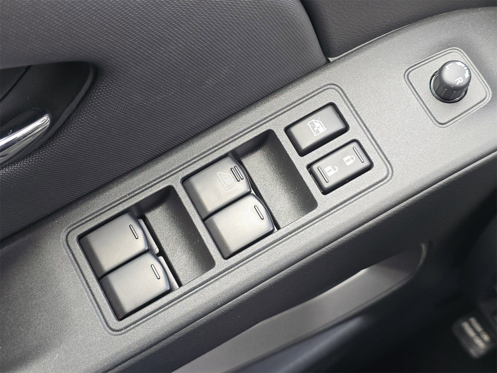 2024 Nissan Frontier SL