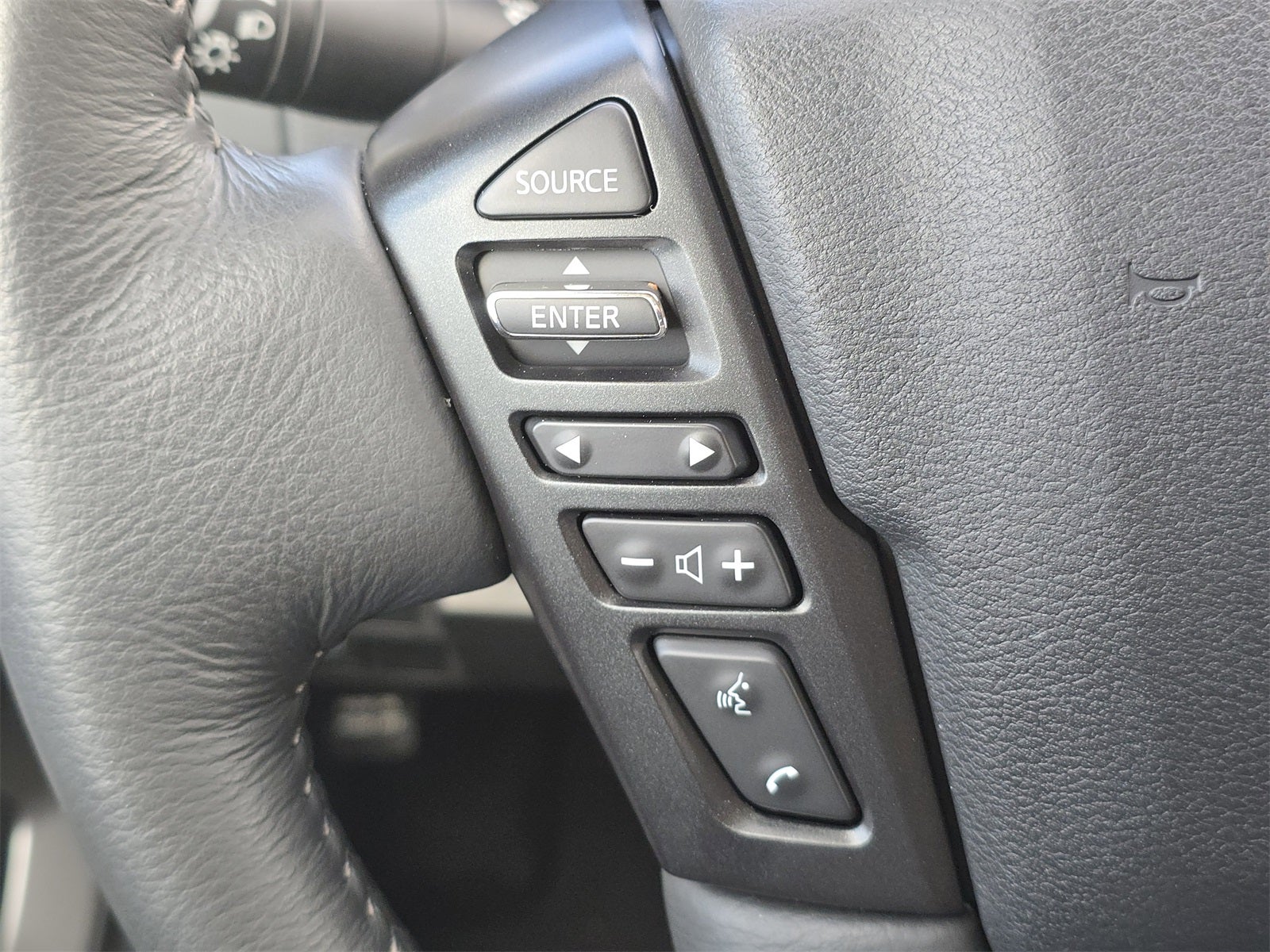 2024 Nissan Frontier SL