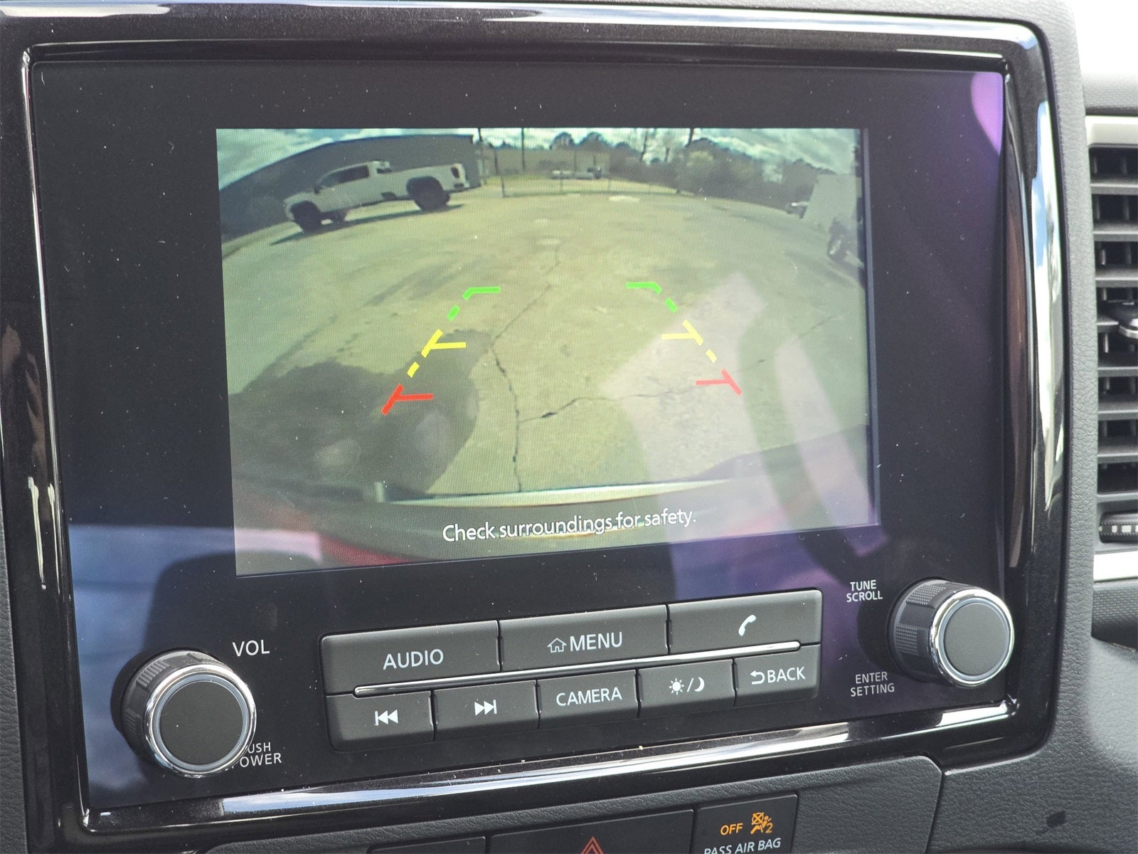 2024 Nissan Frontier SL