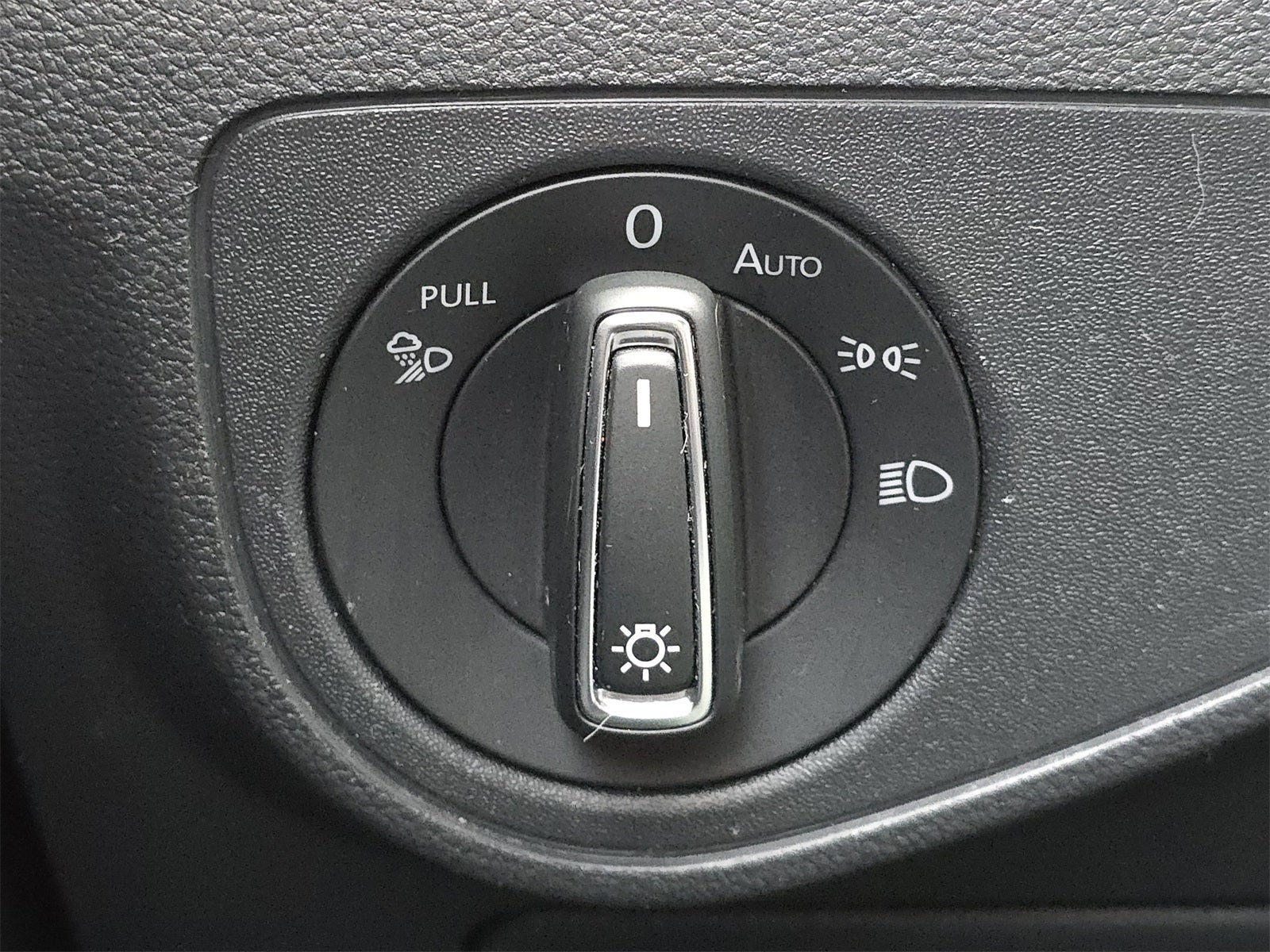 2020 Volkswagen Atlas Cross Sport 3.6L V6 SE w/Technology 4Motion