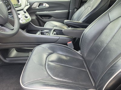 2024 Chrysler Pacifica Hybrid Select Premium S Appearance