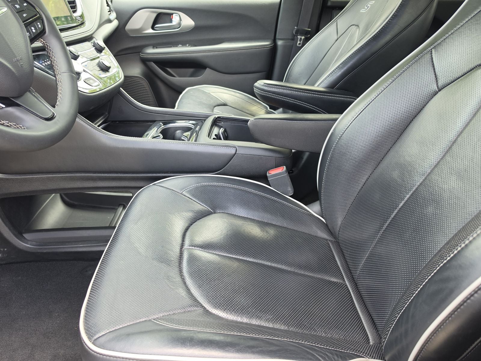 2024 Chrysler Pacifica Hybrid Select Premium S Appearance