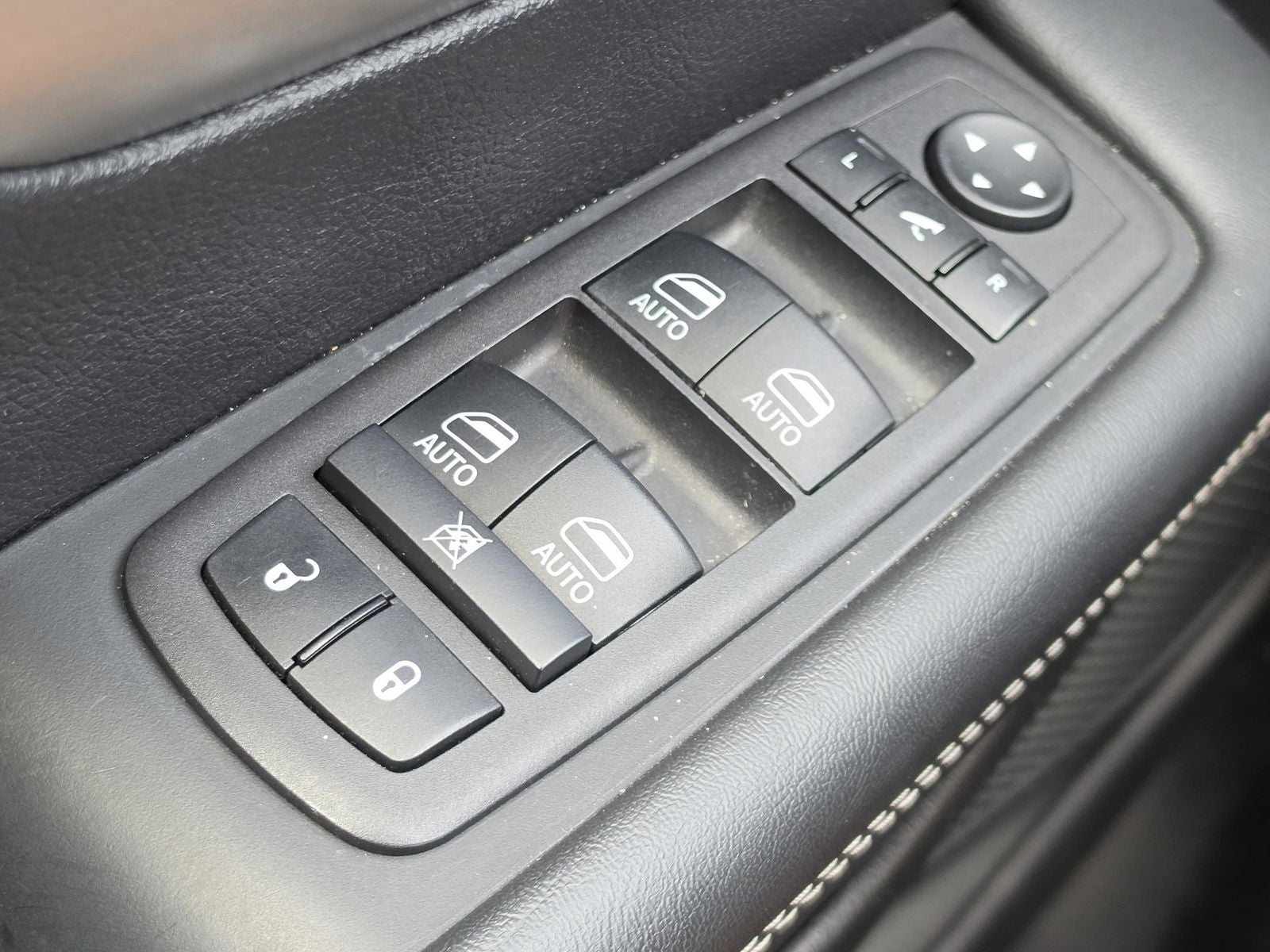 2024 Chrysler Pacifica Hybrid Select Premium S Appearance