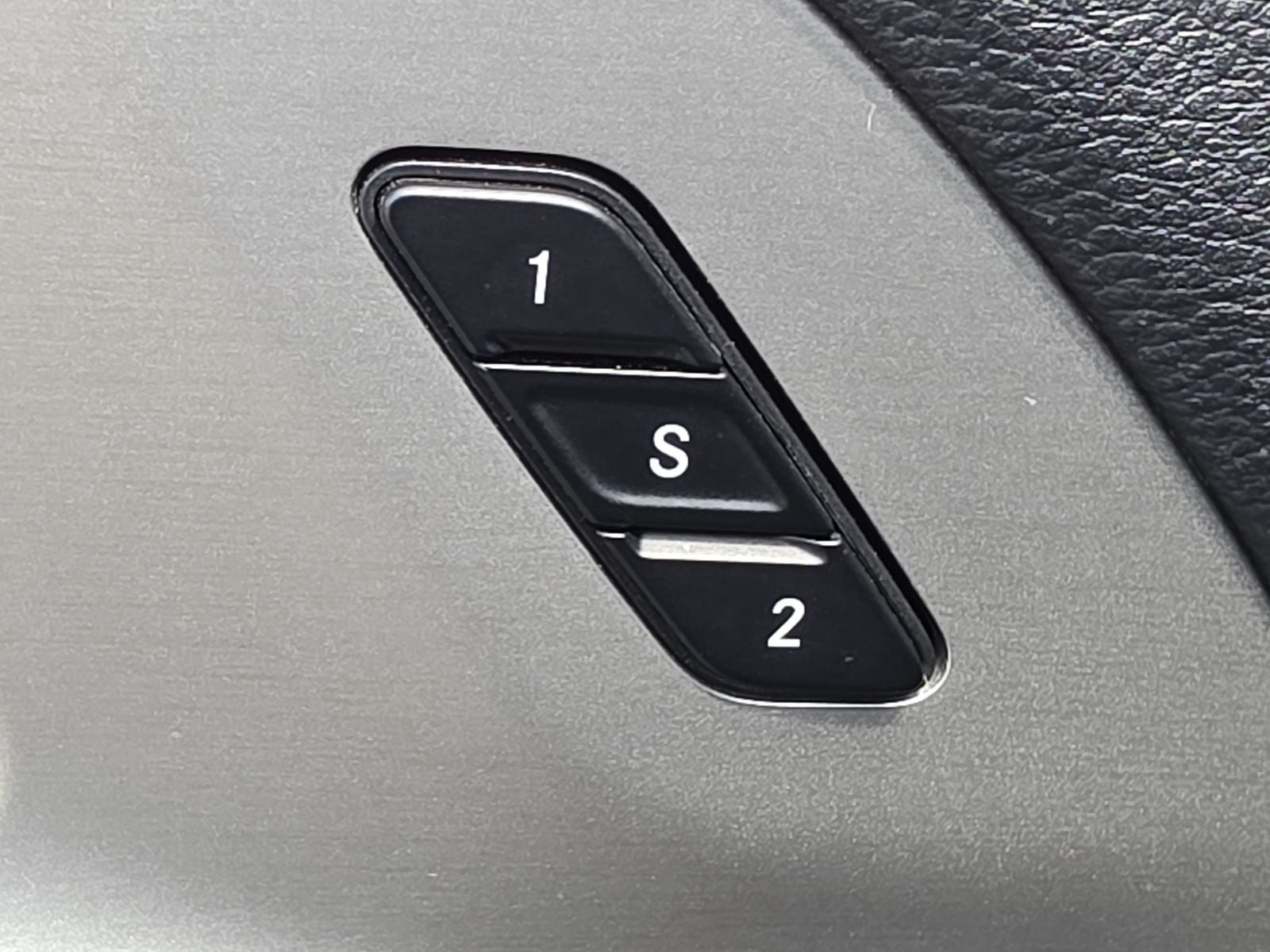 2024 Chrysler Pacifica Hybrid Select Premium S Appearance