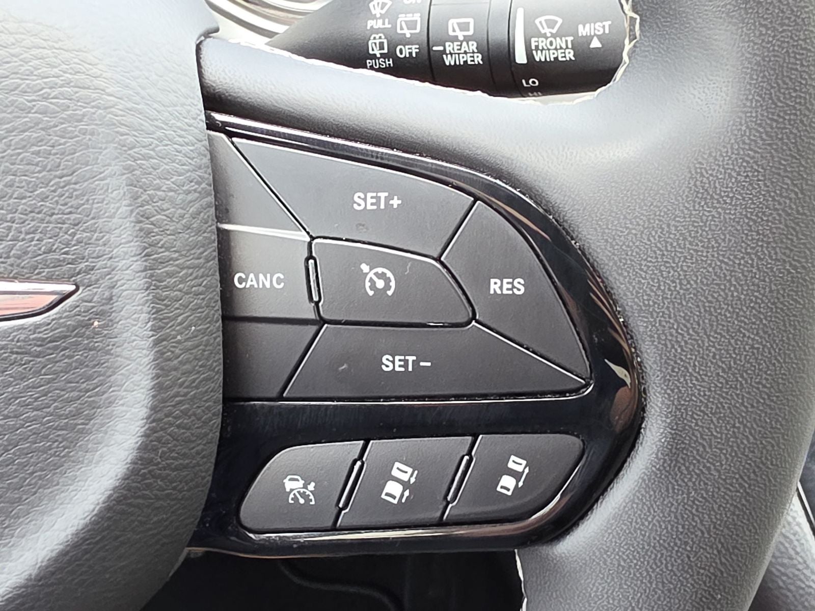 2024 Chrysler Pacifica Hybrid Select Premium S Appearance