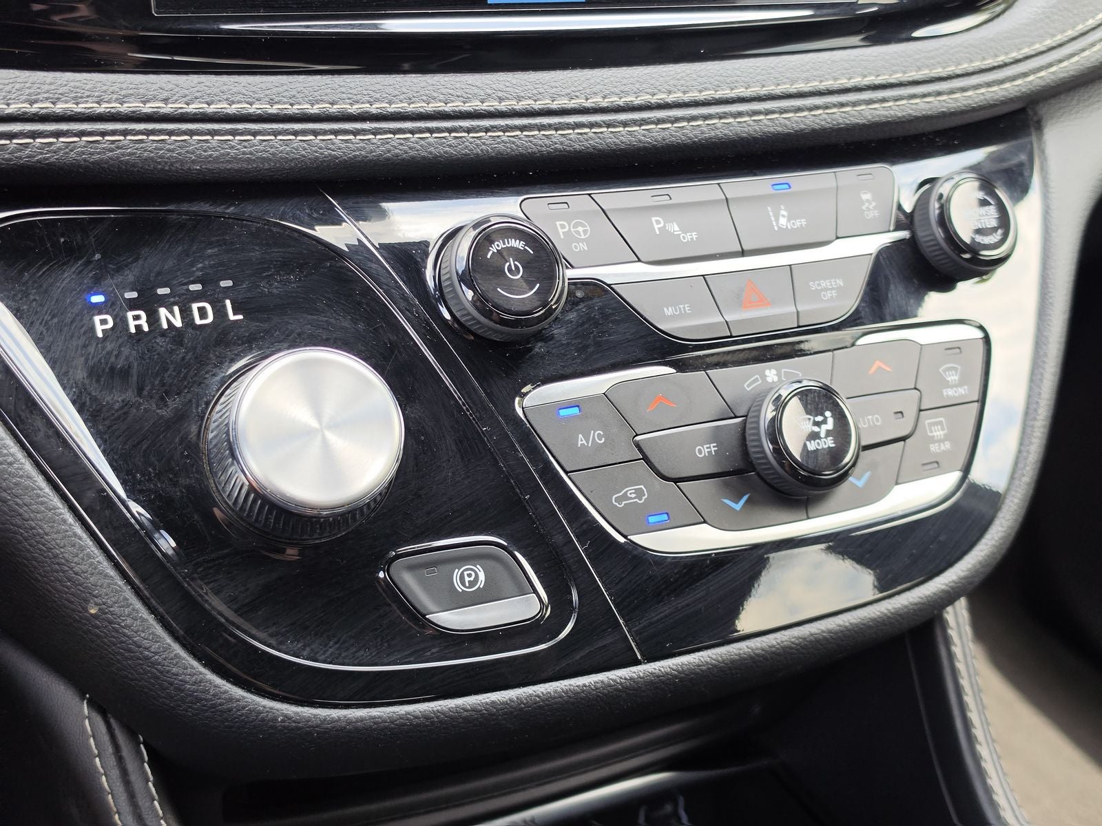 2024 Chrysler Pacifica Hybrid Select Premium S Appearance