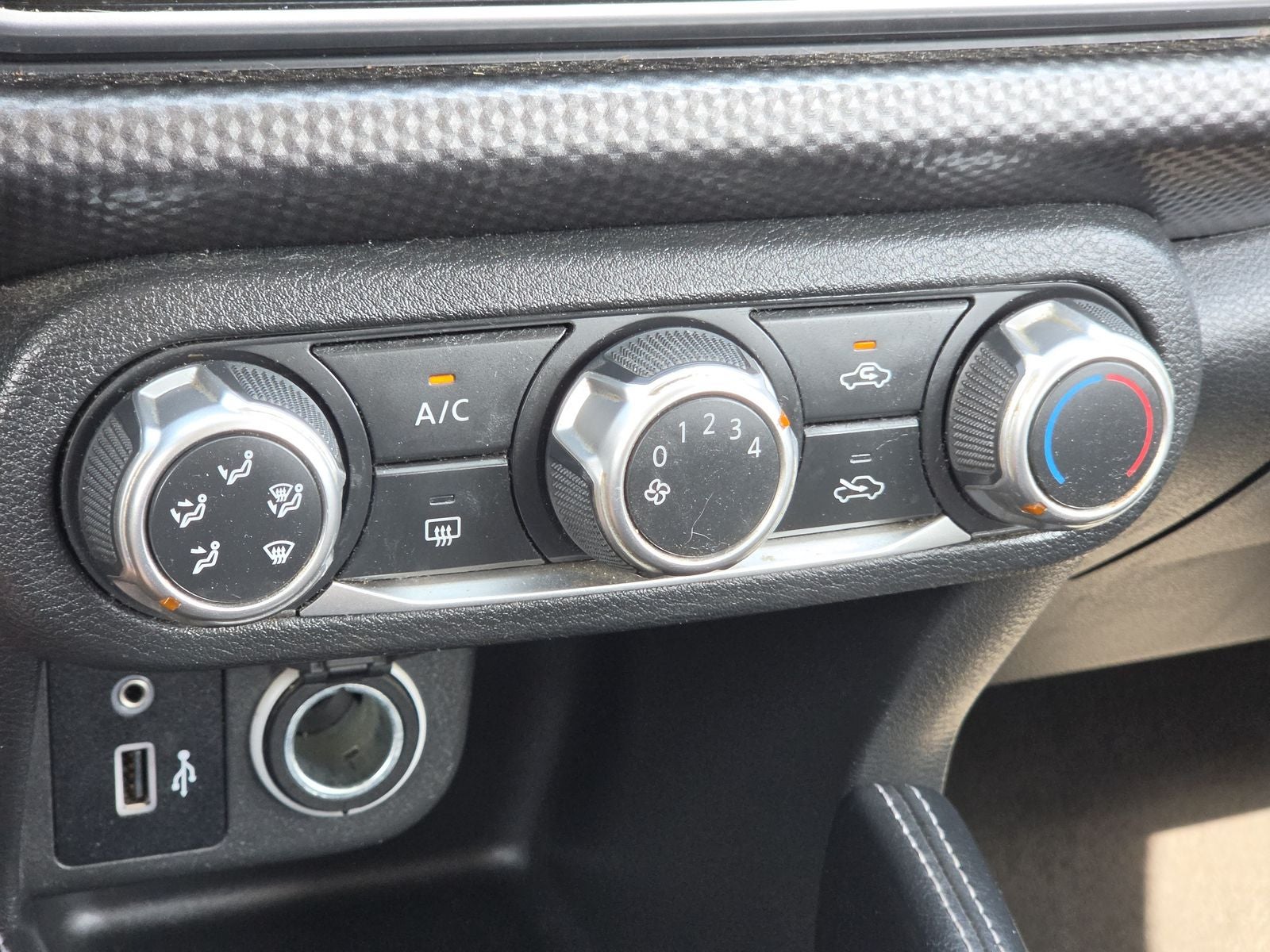 2019 Nissan Kicks S