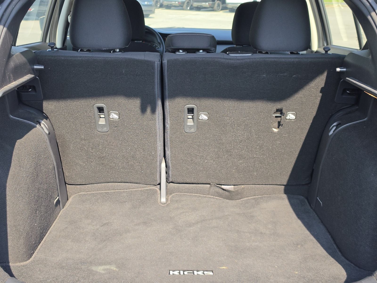2022 Nissan Kicks SV