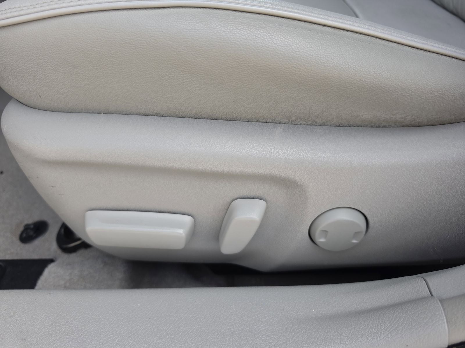 2016 Toyota Camry Hybrid XLE
