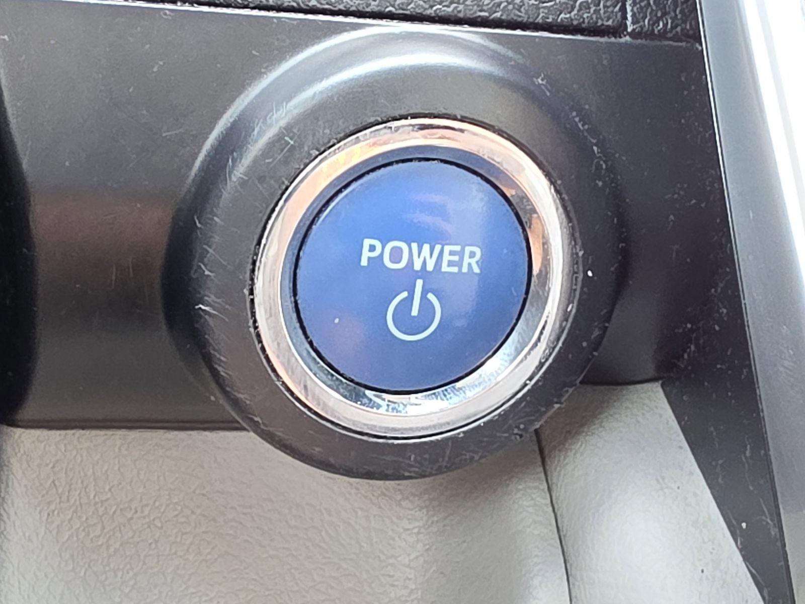 2016 Toyota Camry Hybrid XLE
