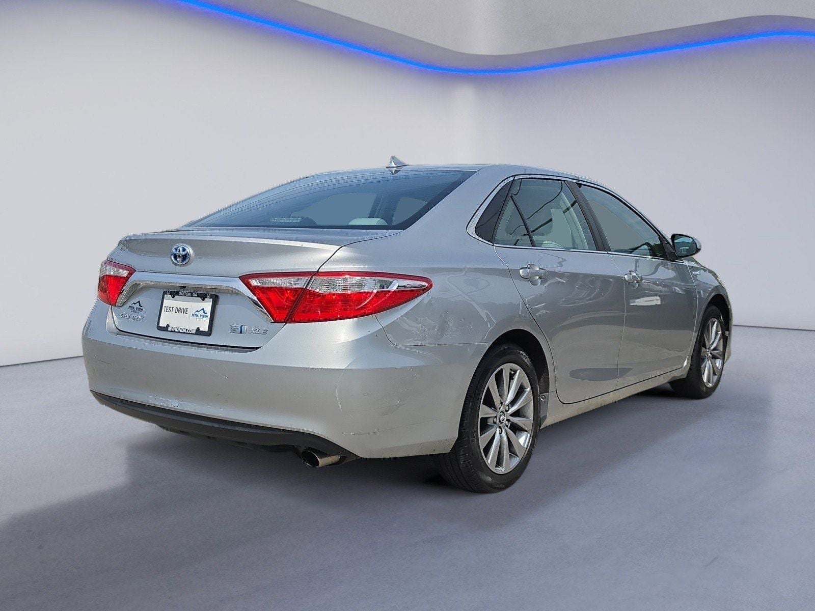 2016 Toyota Camry Hybrid XLE