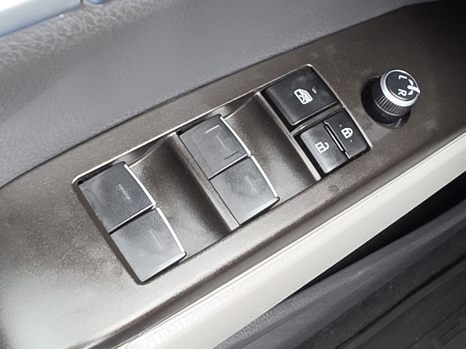 2023 Toyota Camry XLE - Photo 13