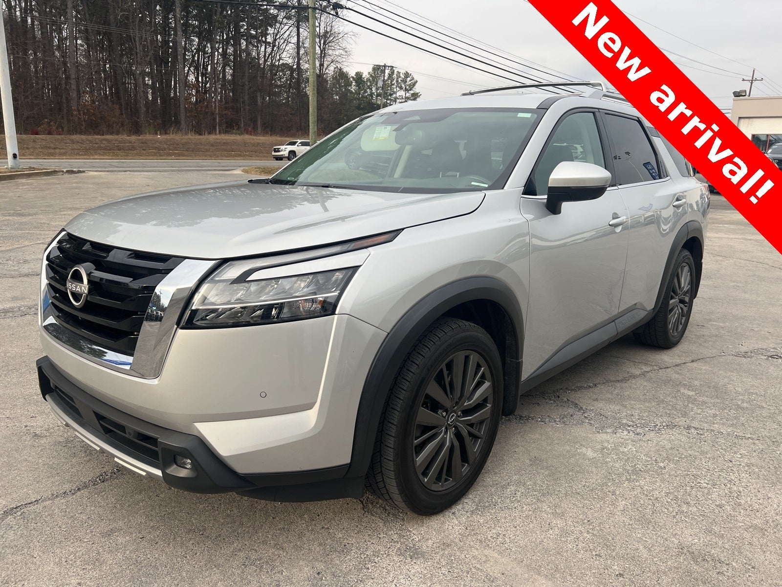 2022 Nissan Pathfinder SL