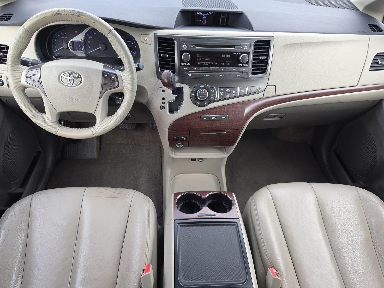 2014 Toyota Sienna XLE 8 Passenger
