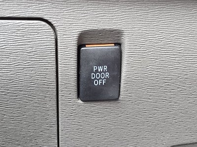 2014 Toyota Sienna XLE 8 Passenger