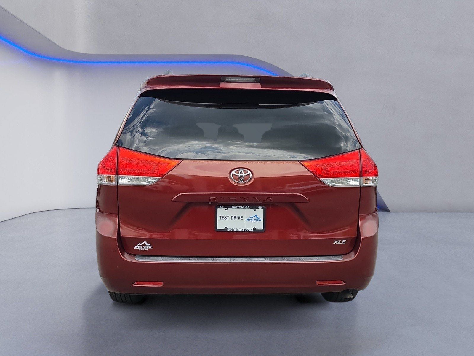 2014 Toyota Sienna XLE 8 Passenger