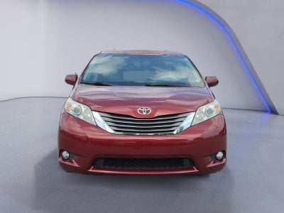 2014 Toyota Sienna XLE 8 Passenger
