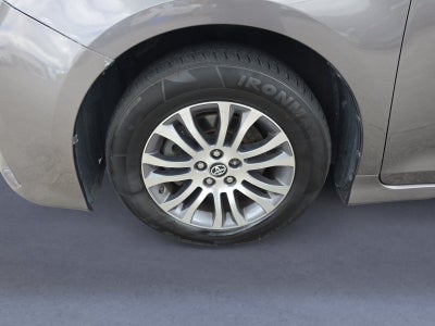 2020 Toyota Sienna XLE Premium 8 Passenger