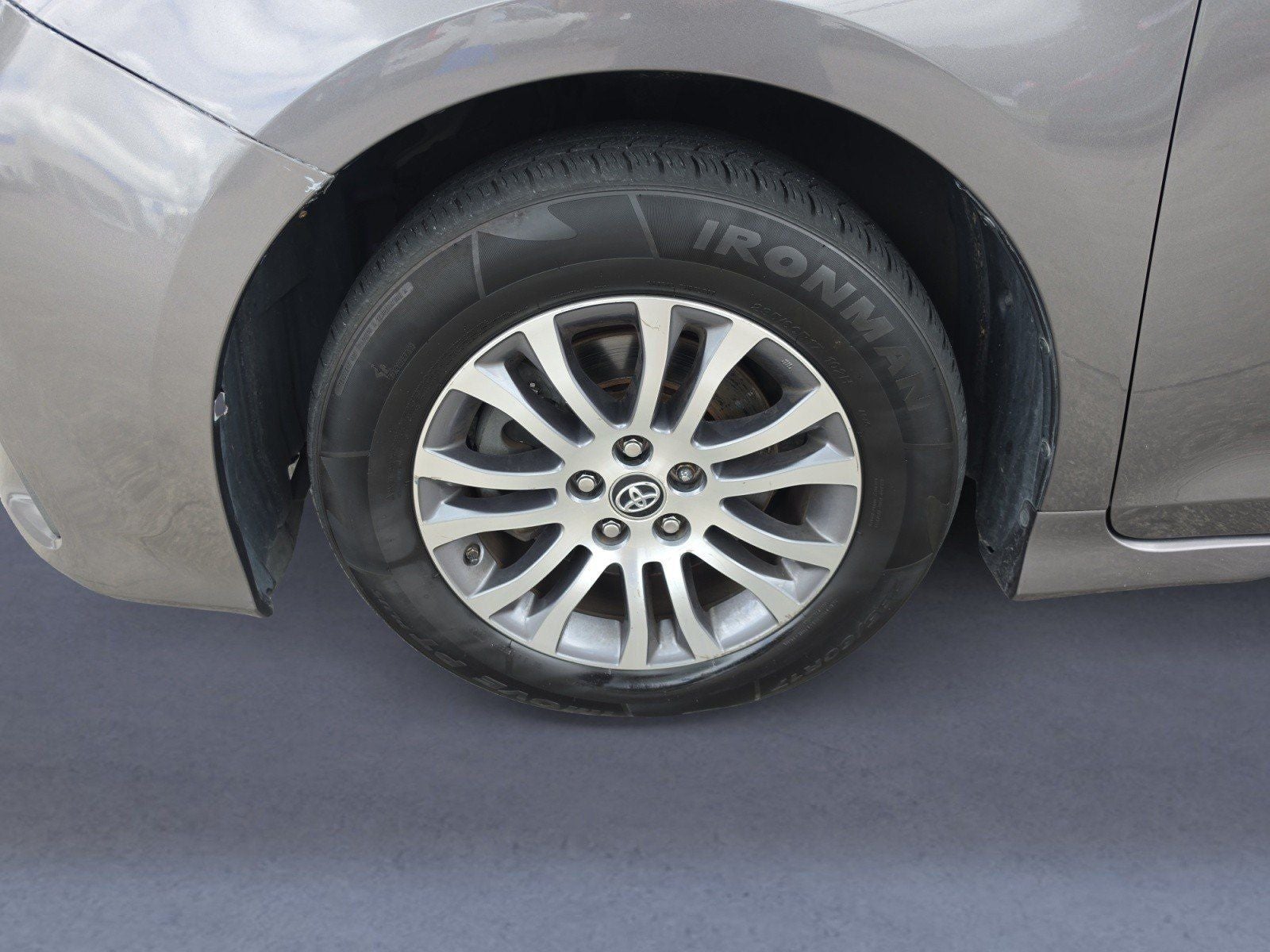2020 Toyota Sienna XLE Premium 8 Passenger