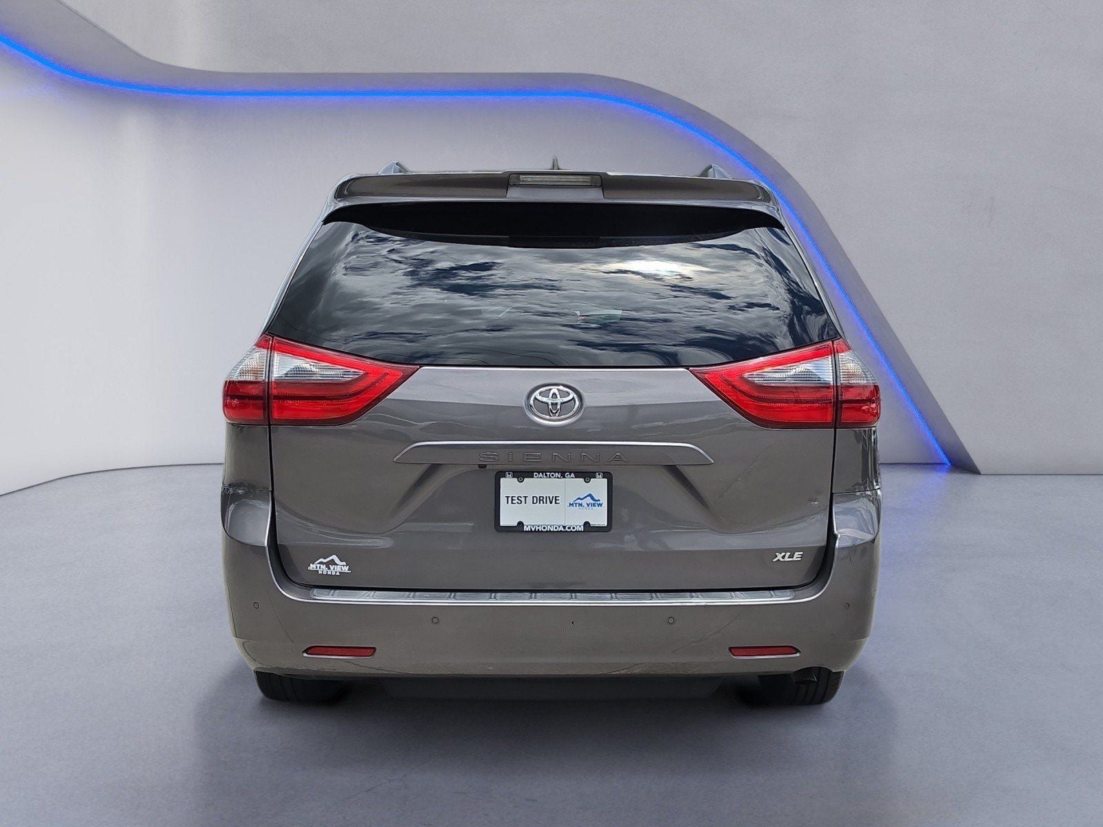 2020 Toyota Sienna XLE Premium 8 Passenger