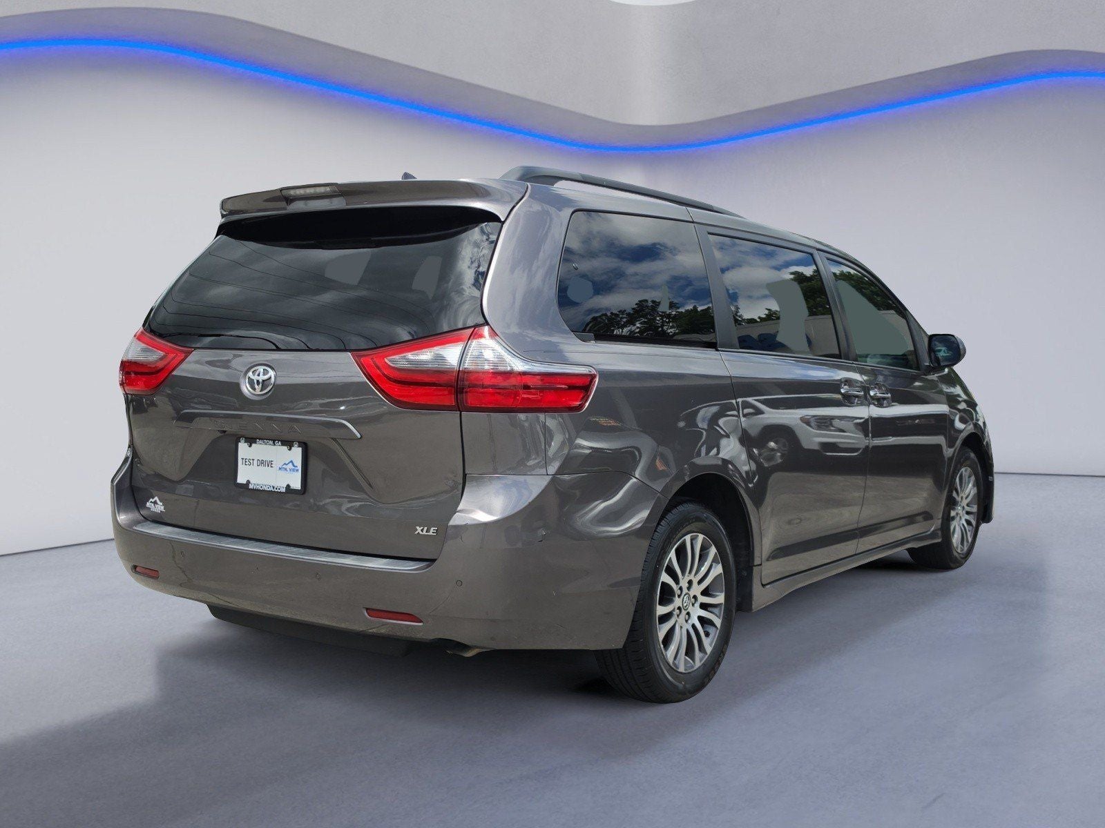 2020 Toyota Sienna XLE Premium 8 Passenger