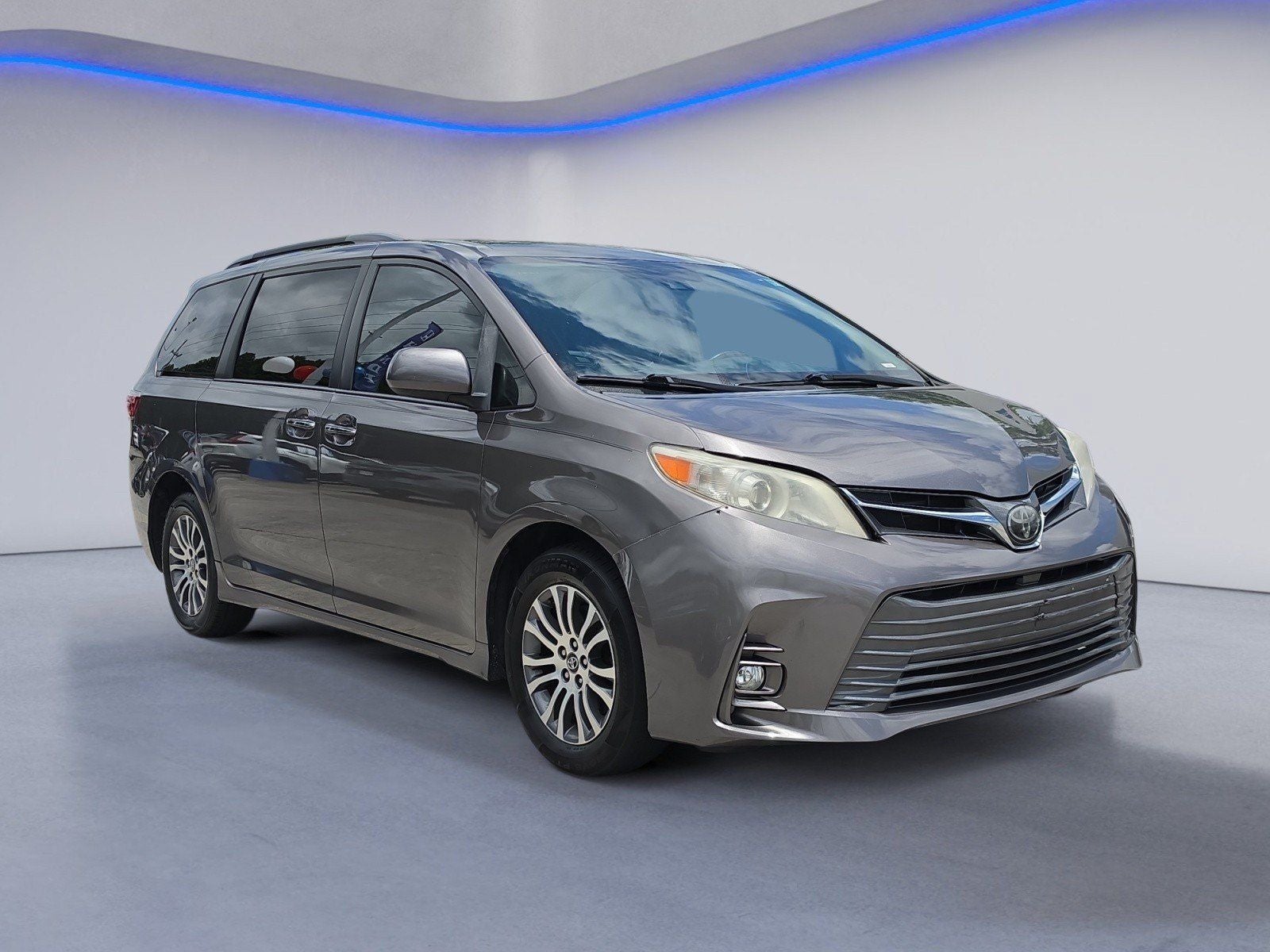2020 Toyota Sienna XLE Premium 8 Passenger
