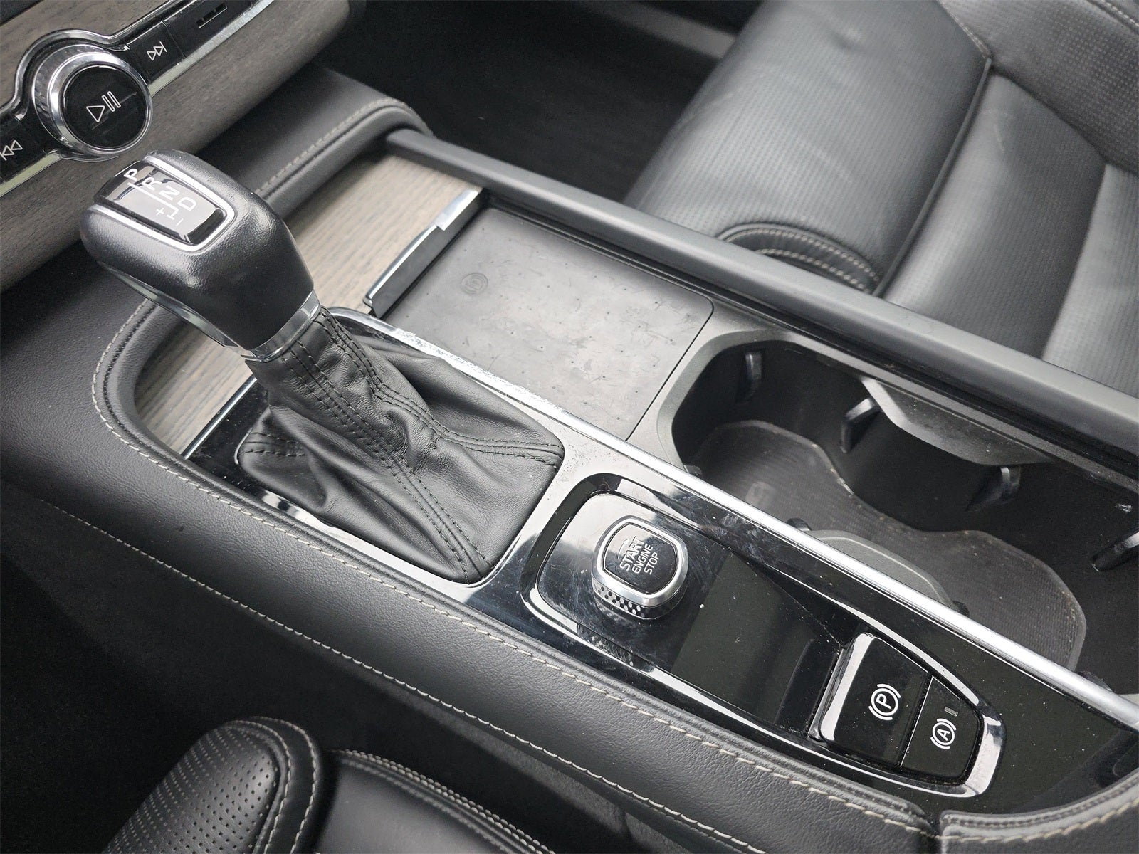 2022 Volvo XC90 T6 Inscription